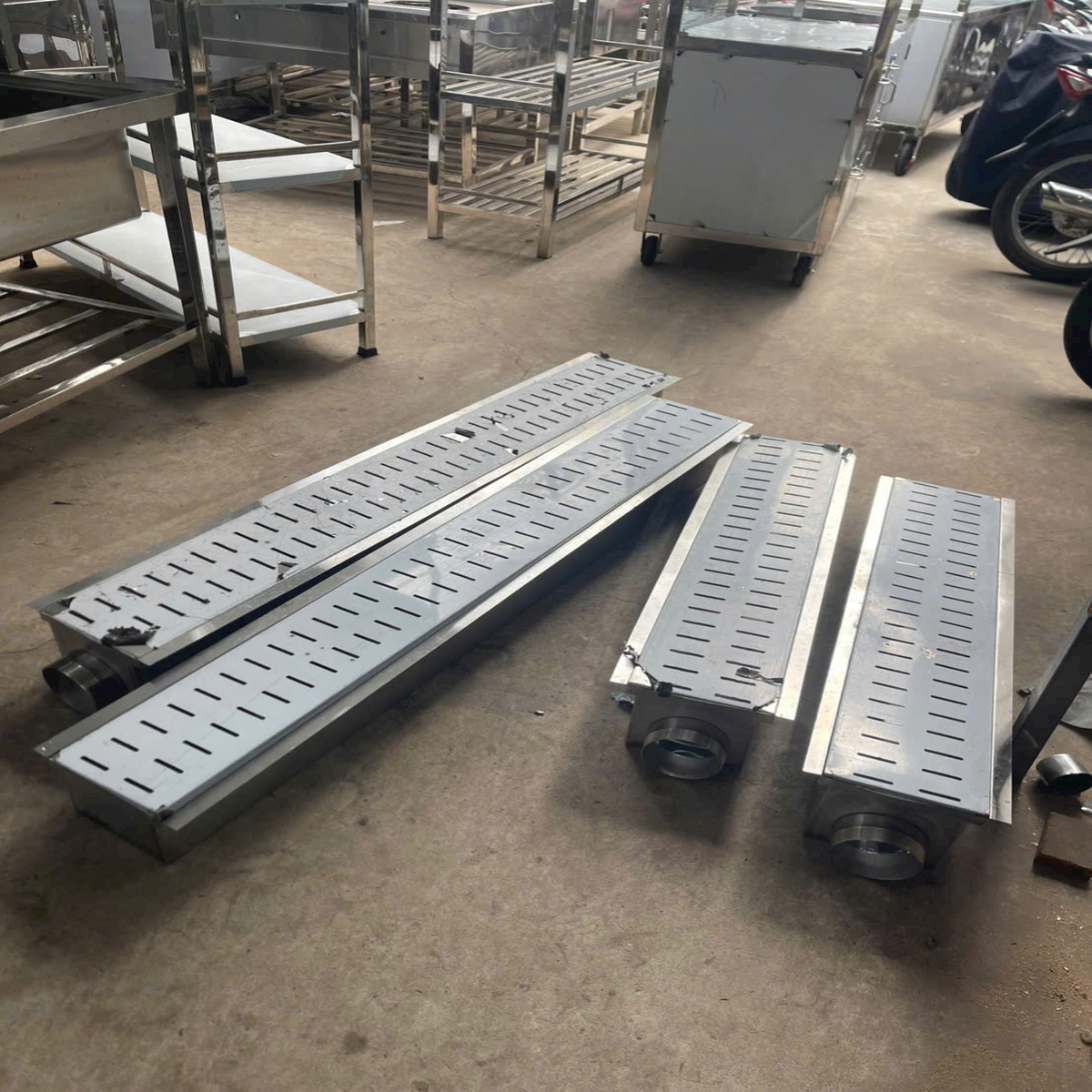 Vỉ Thoát Nước Sàn Inox Công Nghiệp